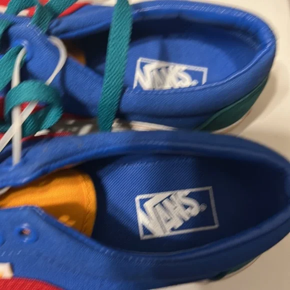 Vans - Picture 5 of 5